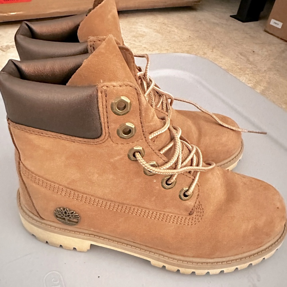 Kids Tan Timberlands!